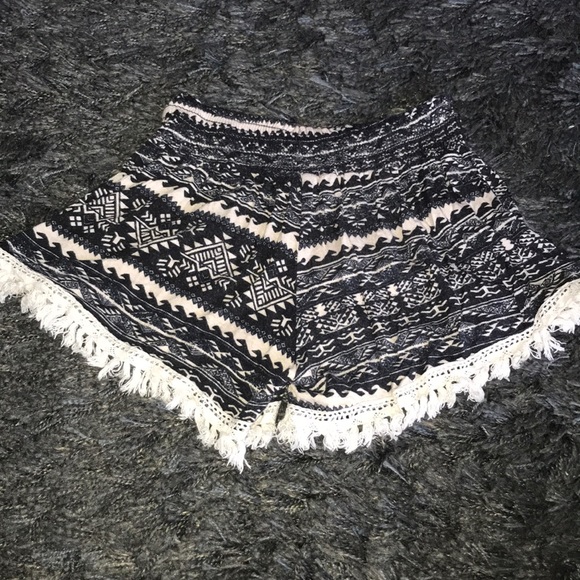 Tribal print shorts - Picture 2 of 2